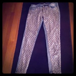 💙💛- Bedazzled skinny jeans💛💙